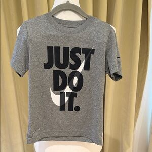 Nike - Kids Gray 'Just Do It' Graphic T-Shirt Tee - Black & White Size: XS (3-4)